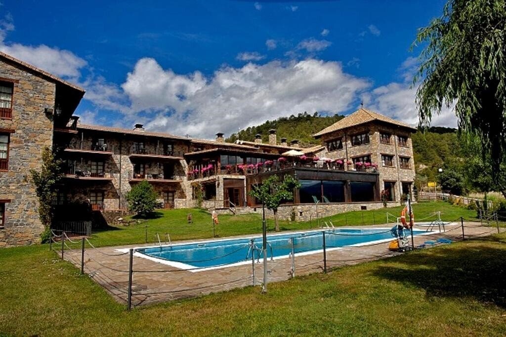 Hotel Hotel & SPA Pena Montanesa 3*