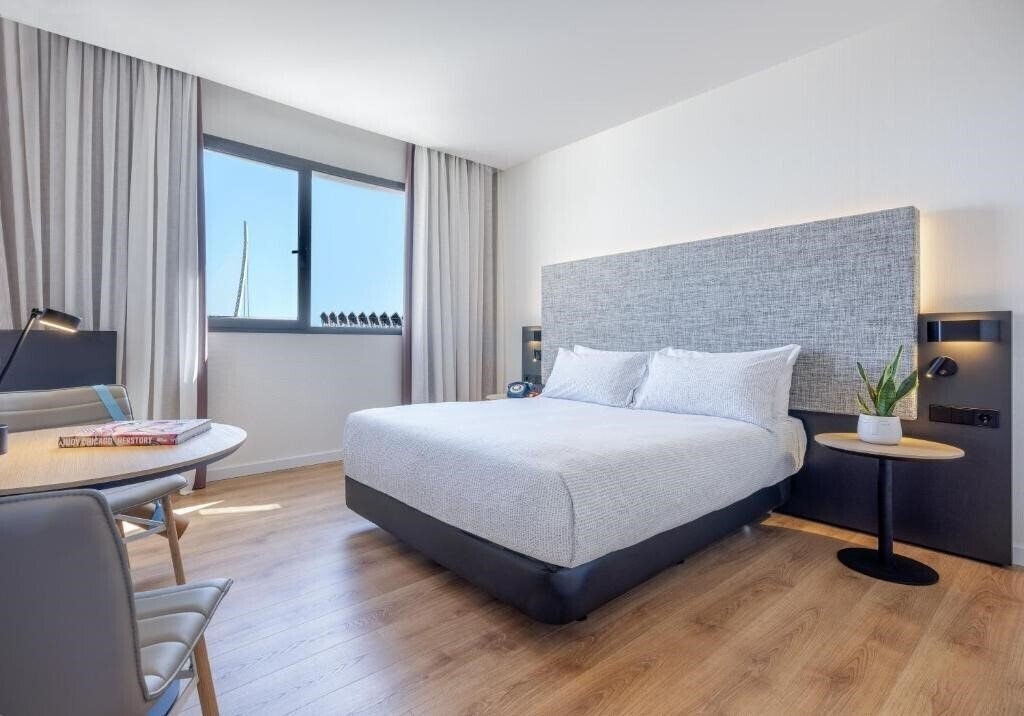 Fotografii Tryp Valencia Oceanic 4*