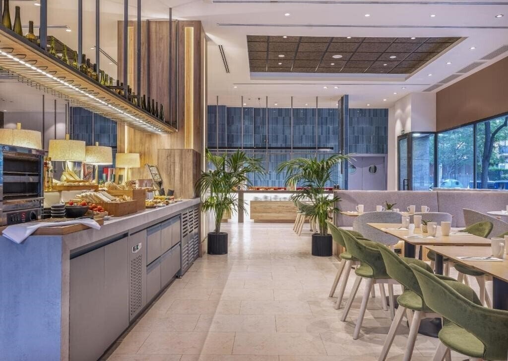 Imaginea Tryp Valencia Oceanic 4*