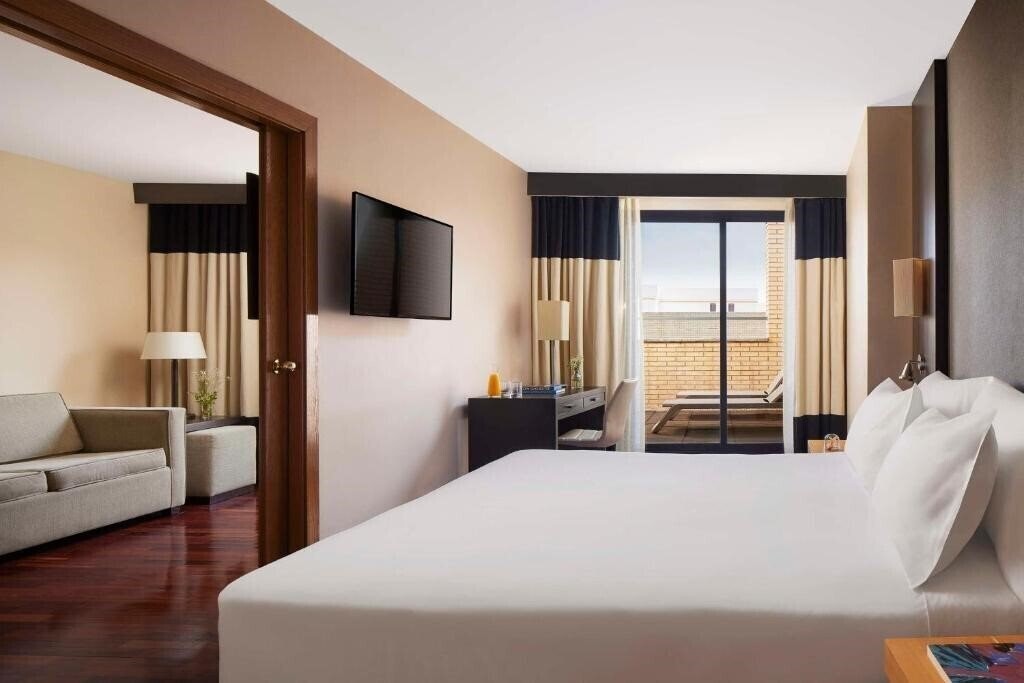 Отель Nh Ciudad De Valencia 3*