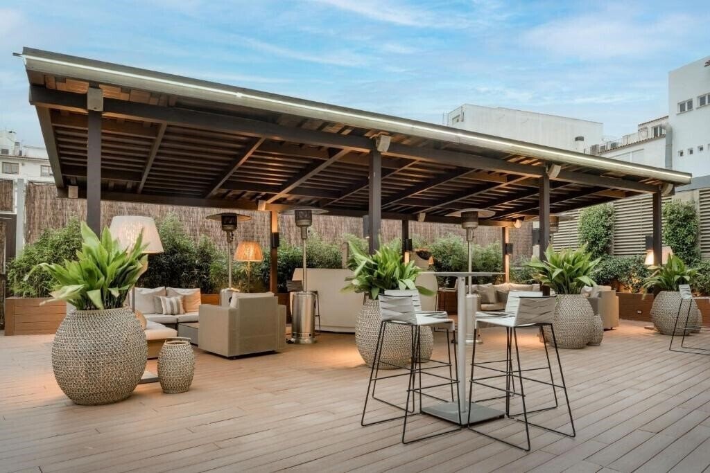 Hotel Sh Colon Valencia 4*