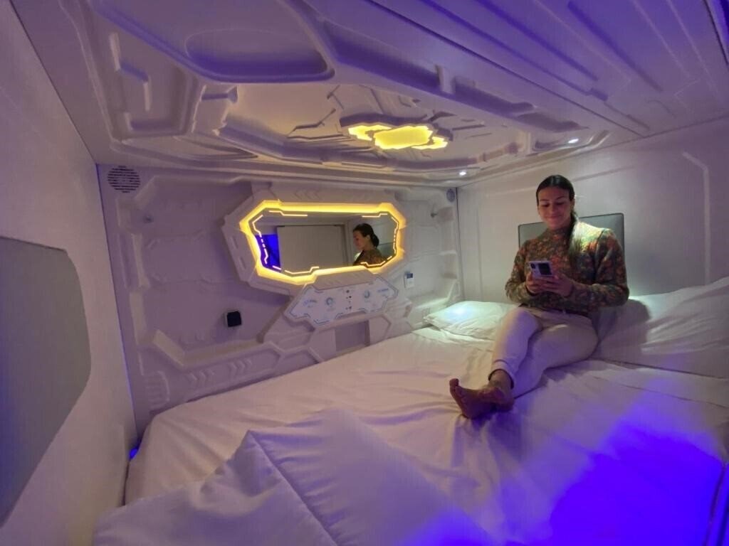 Imaginea Capsule Inn Valencia хостел