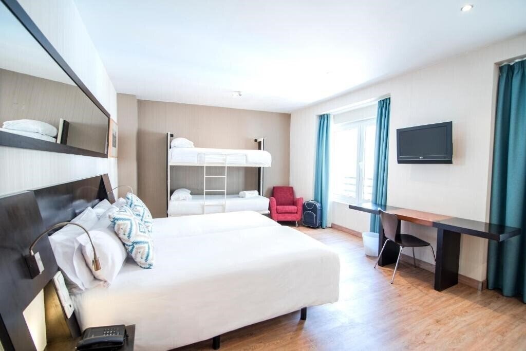 Fotografii Petit Palace Plaza De La Reina 3*