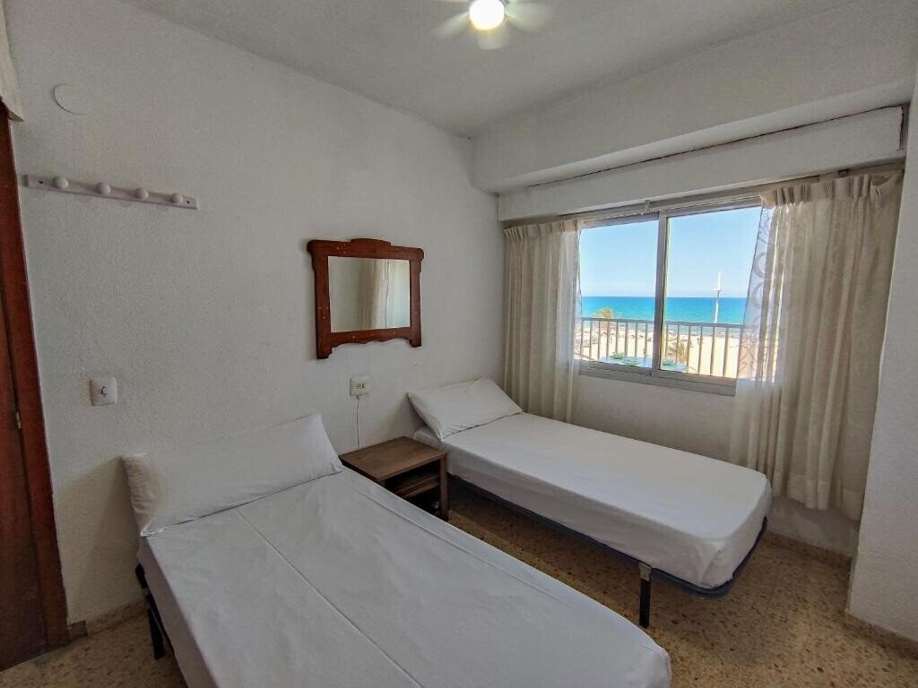 Fotografii Apartamentos Gandia Primera Linea De Playa 3000 3*