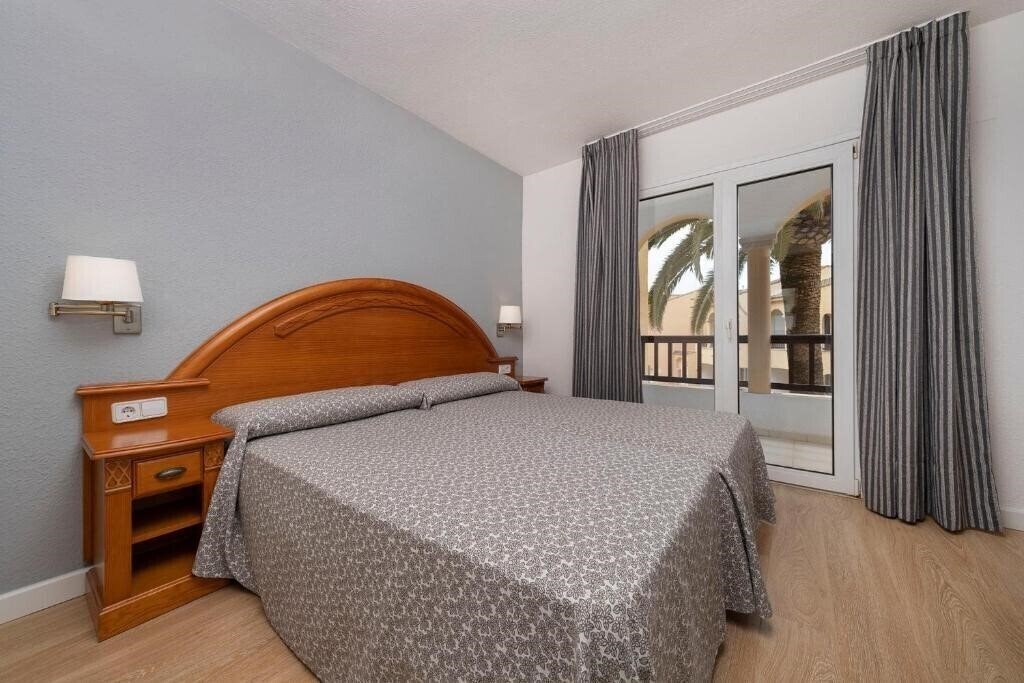 Fotografii Apartamentos Turisticos Jardines Del Plaza (ex. Aparthotel Jardines del Plaza) 3*