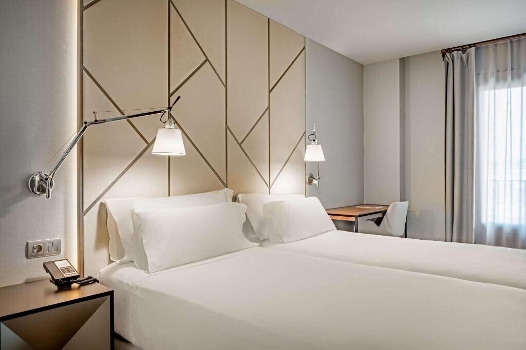 Hotel Nh Collection Leon Plaza Mayor 4*