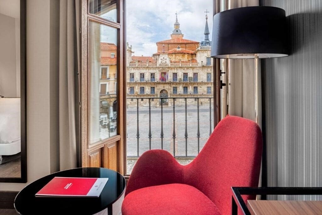 Imaginea Nh Collection Leon Plaza Mayor 4*