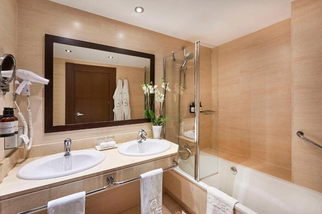 Imaginea Nh Collection Leon Plaza Mayor 4*