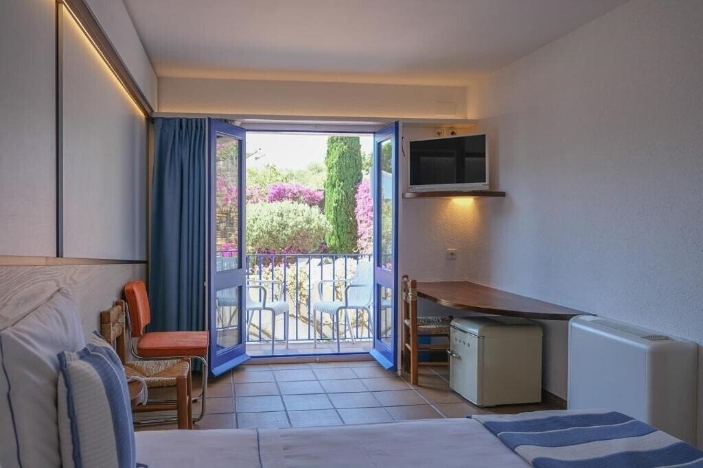 Imaginea Hotel Blaumar Cadaques 3*