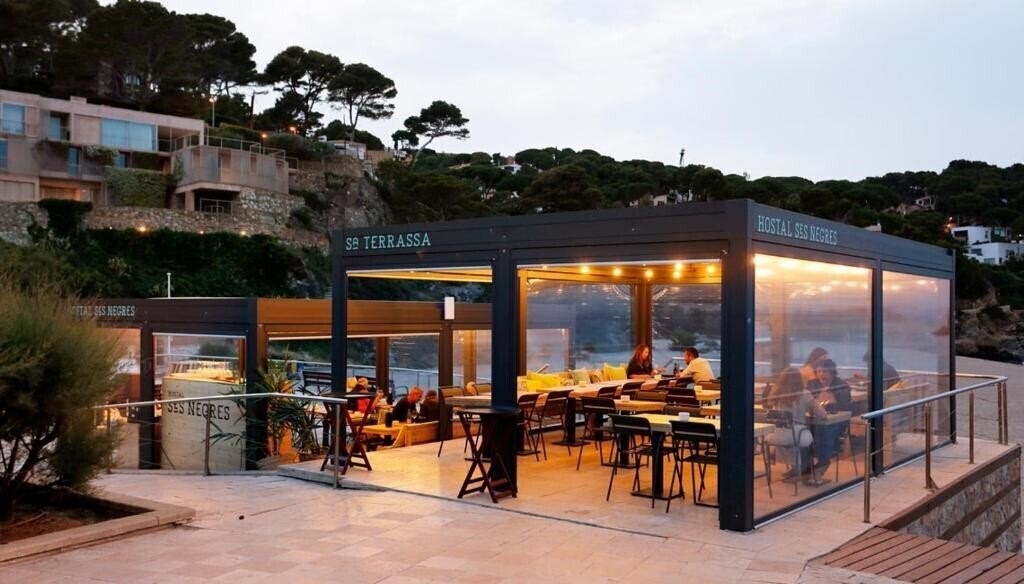 Отель Hostal Ses Negres 2*