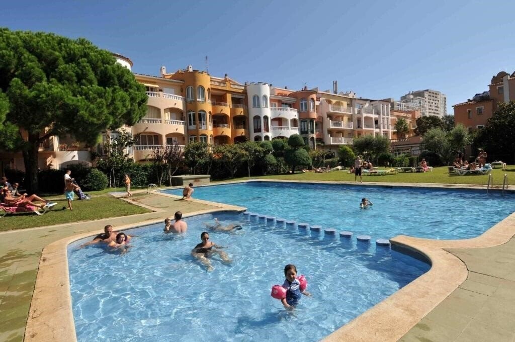 Hotel Apartaments Turistics Comte D'Empuries (ex. Apts Gran Reserva) 2*