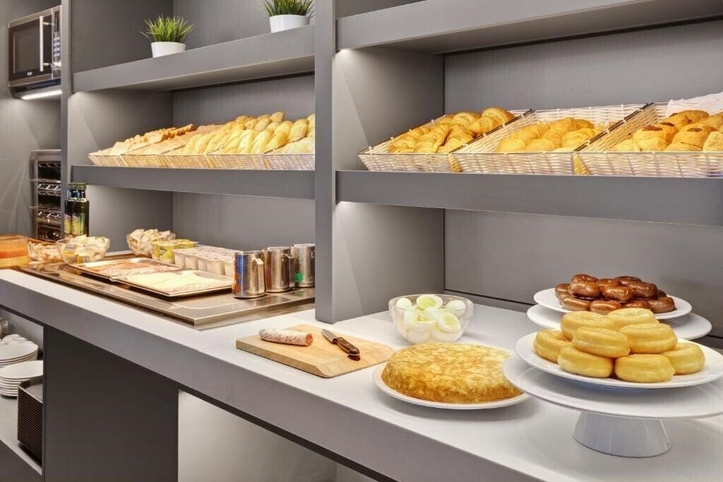 Картинка B&B Hotel Girona 2 (ex. Sidorme Girona Salt) 2*