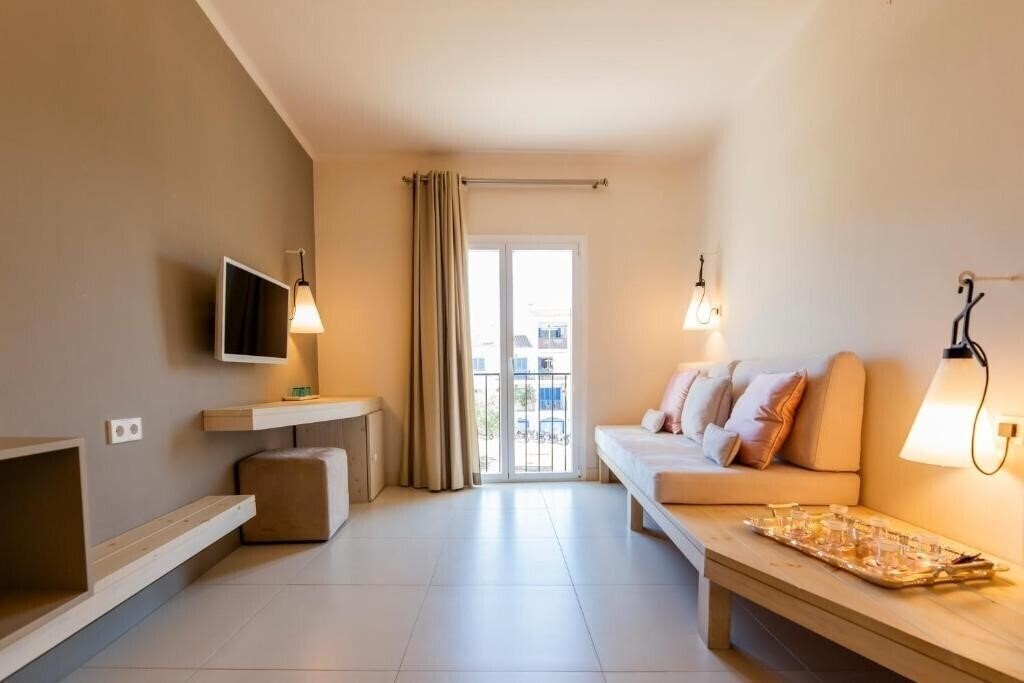 Картинка Tarongeta 2*