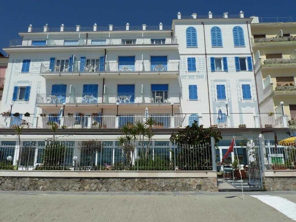 Fotografii La Balnearia 3*