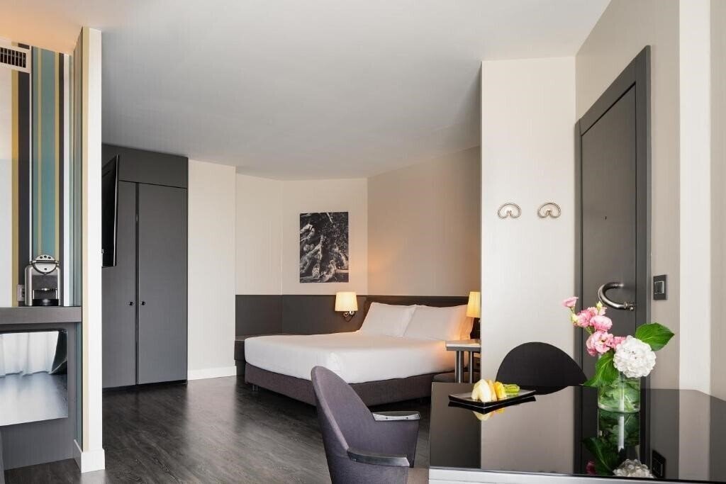 Hotel The Nicolaus Hotel Bari 4*