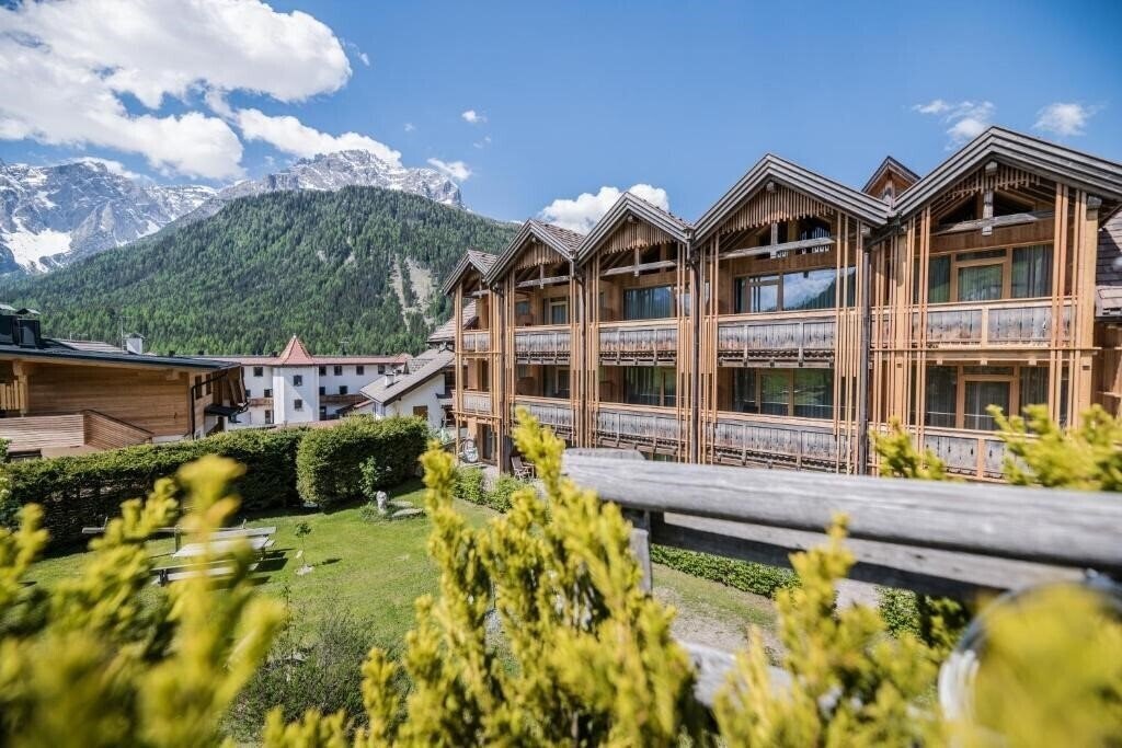 Imaginea Berghotel Sexten 4*