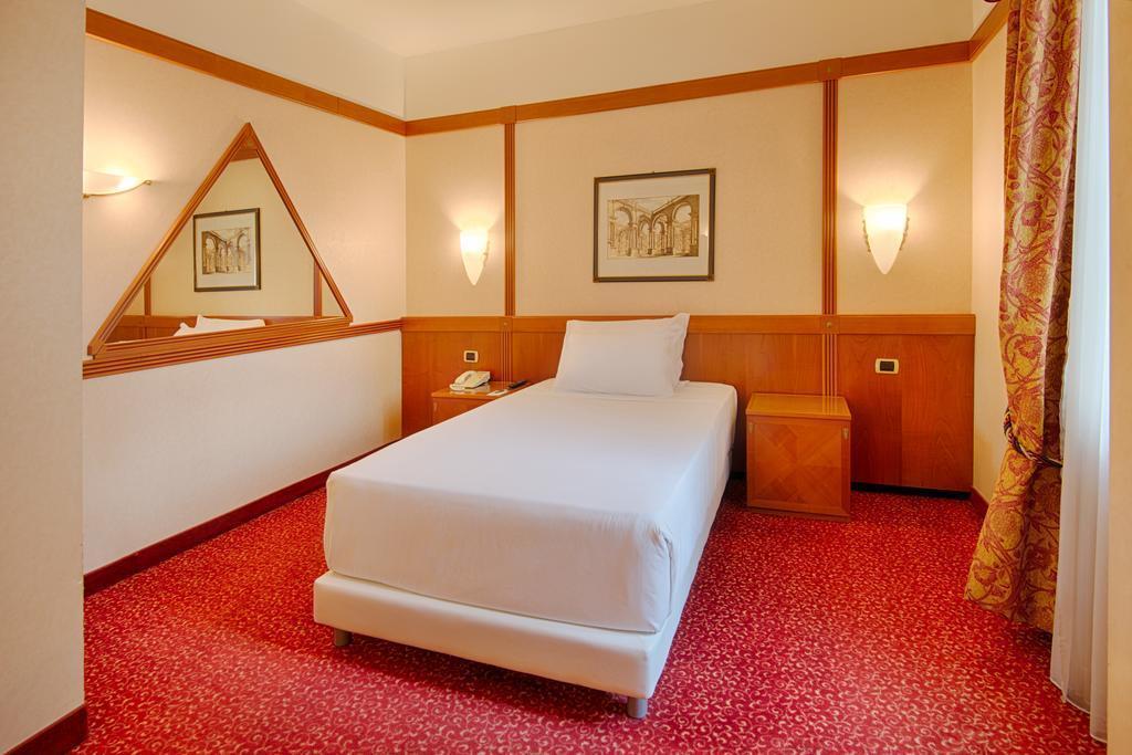 Imaginea Nh Bologna De La Gare 4*