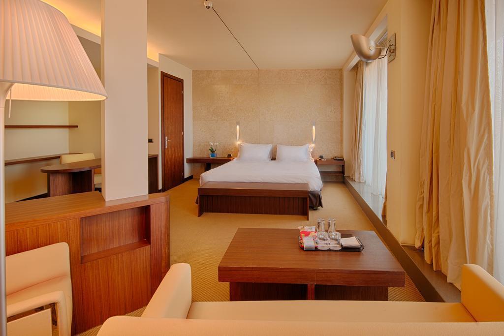 Imaginea Nh Bologna De La Gare 4*