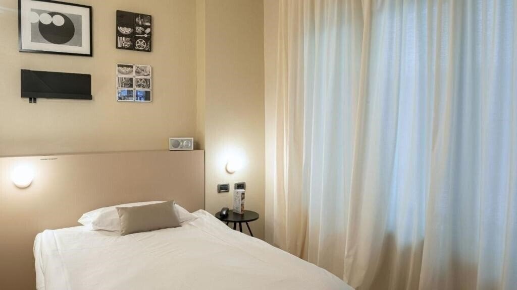 Imaginea I Portici Hotel Bologna 4*