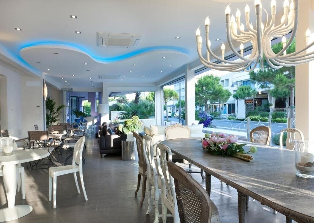 Fotografie Lungomare Hotel (Cesenatico) 4*