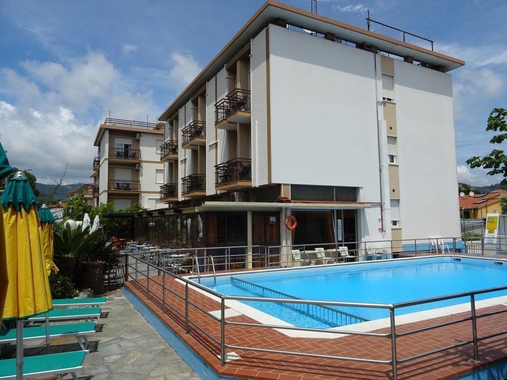 Hotel Astra 3*