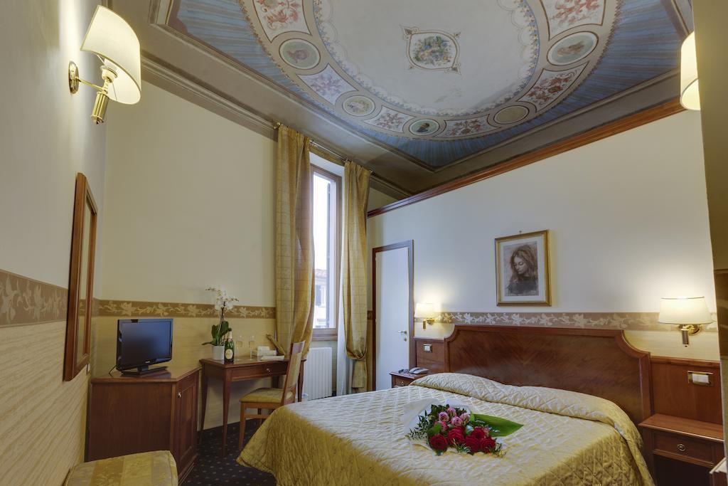 Hotel Arizona 3*