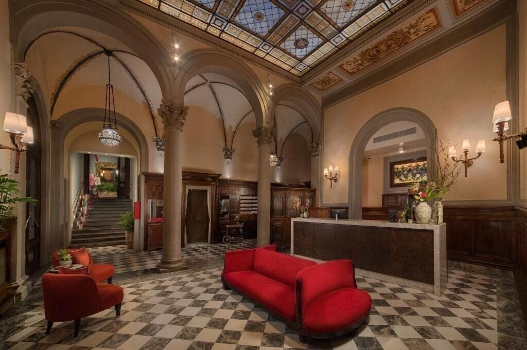 Отель Nh Collection Firenze Porta Rossa 4*
