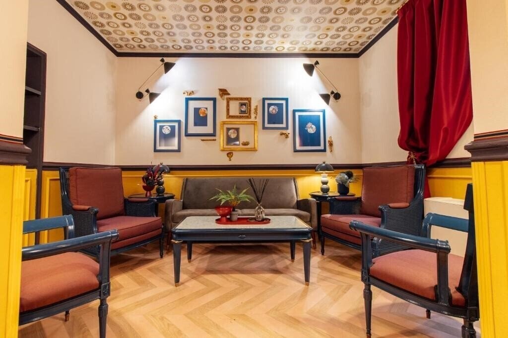 Imaginea Rosary Garden 3*