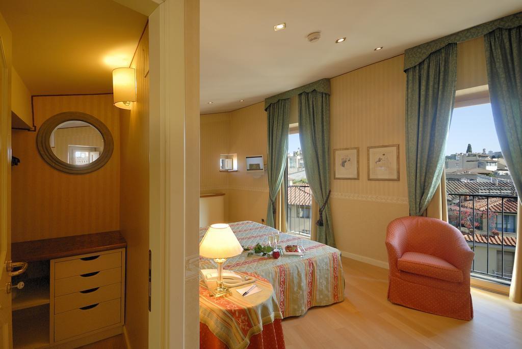 Imaginea Pitti Palace Al Ponte Vecchio 4*