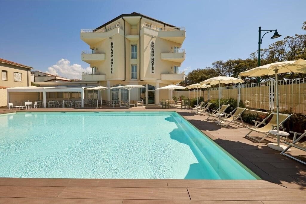 Imaginea Grand Hotel 4*