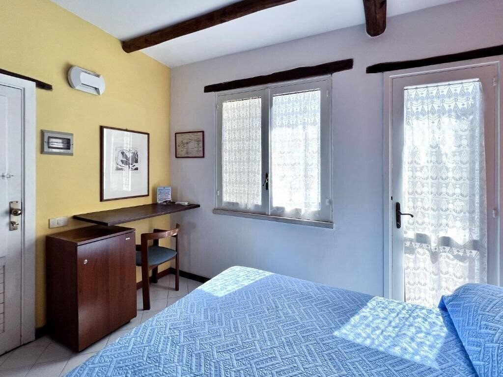 Imaginea Villaggio Aeneas Landing Hotel 3*