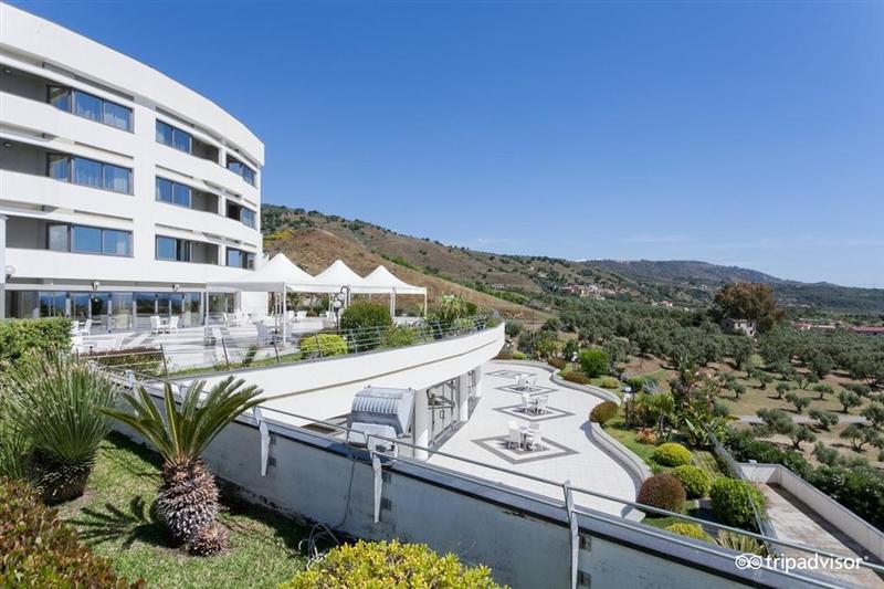 Imaginea Mirabeau Park Hotel 4*