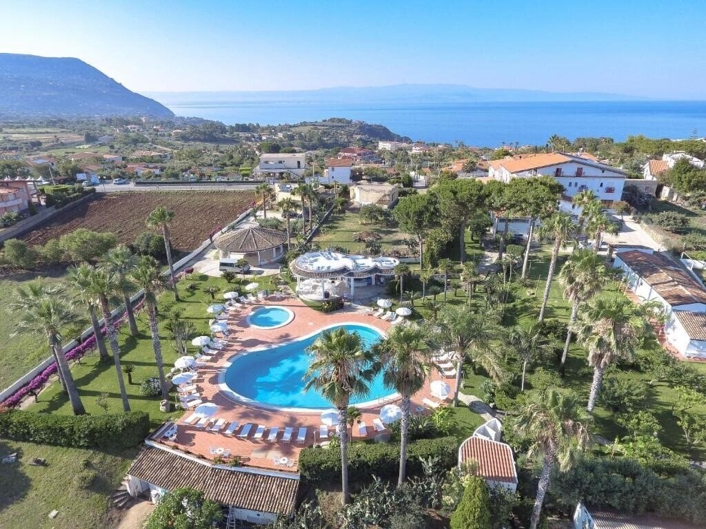 Hotel Residence Costa Azzurra 3*