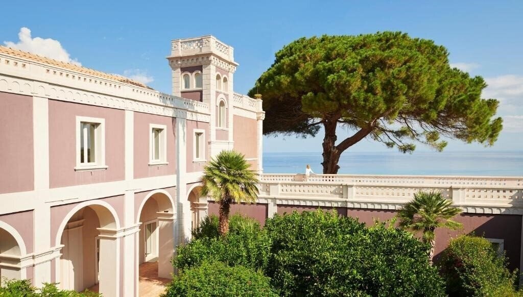 Hotel Villa Paola 5*