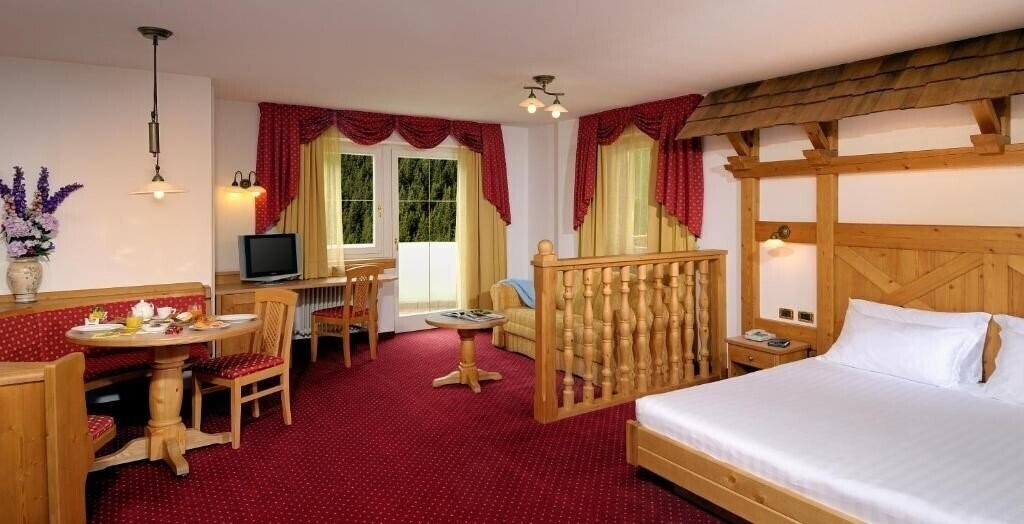 Fotografii Hotel La Perla Wellness & Beauty Canazei (ex. La Perla) 4*