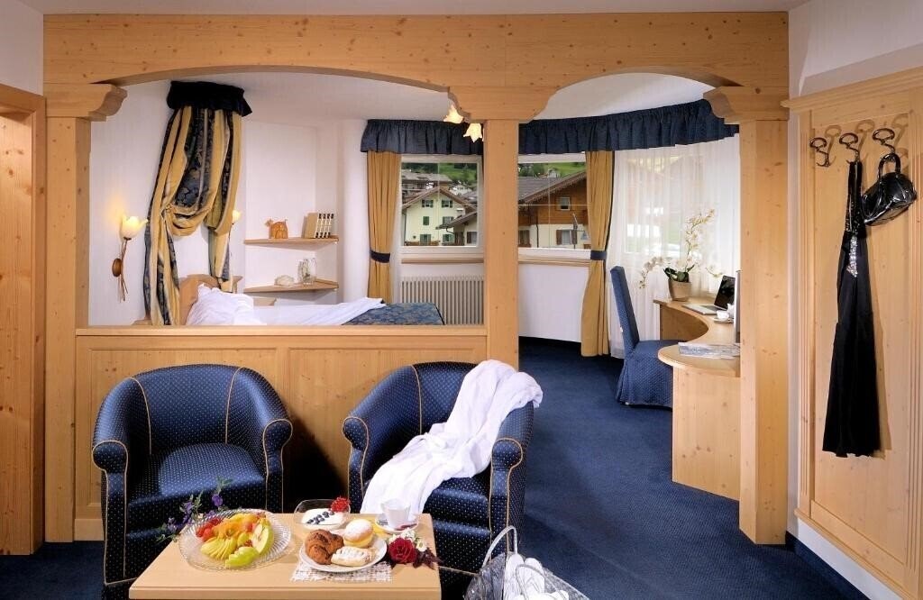 Imaginea Hotel La Perla Wellness & Beauty Canazei (ex. La Perla) 4*