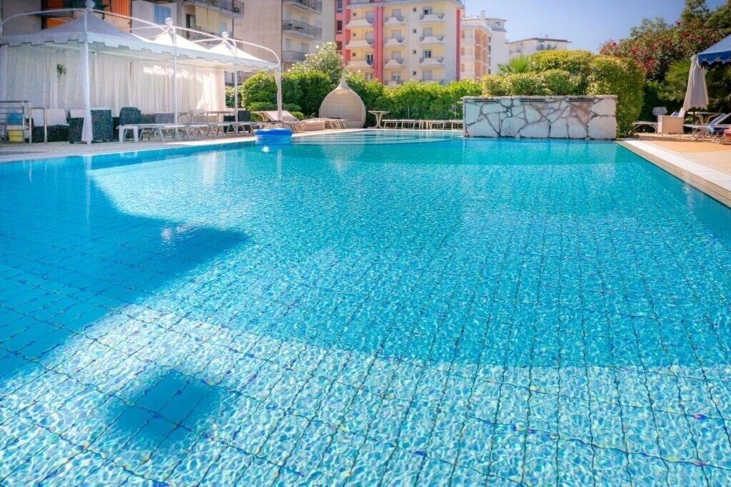 Imaginea Harry'S 3*