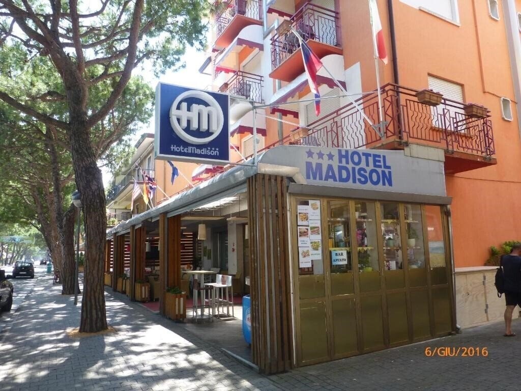 Imaginea Madison 3*