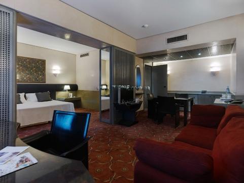 Hotel NH Ambasciatori 4*