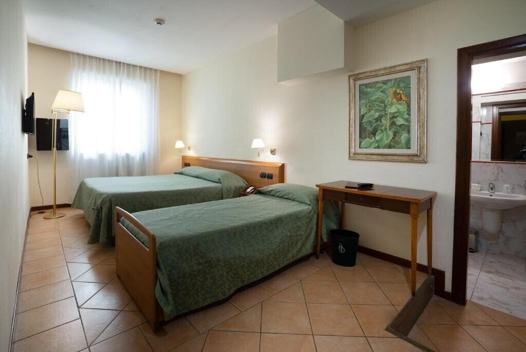 Fotografii Bernardino Hotel 3*