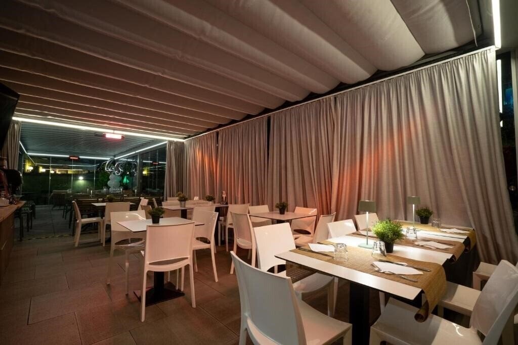 Imaginea Bernardino Hotel 3*