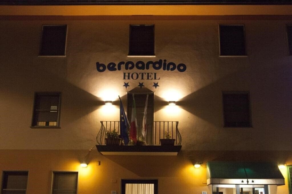 Imaginea Bernardino Hotel 3*