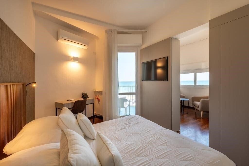 Imaginea Ritz Hotel Senigallia 4*