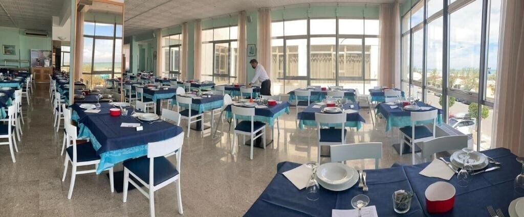 Fotografii International Hotel (Senigallia) 3*