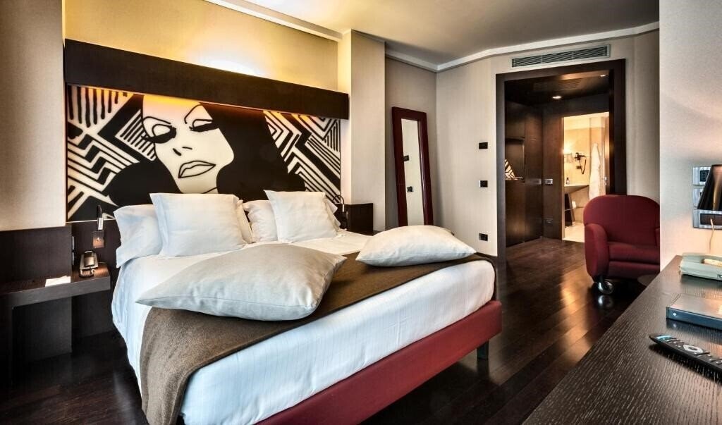 Hotel Crowne Plaza Milan City 4*
