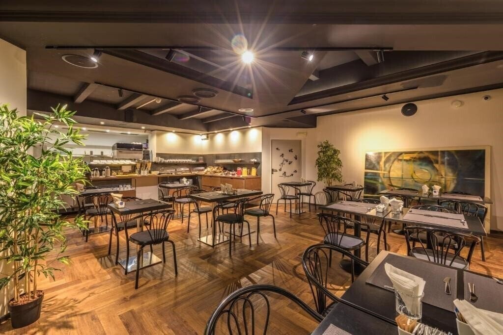 Imaginea Hotel Roxi 3*