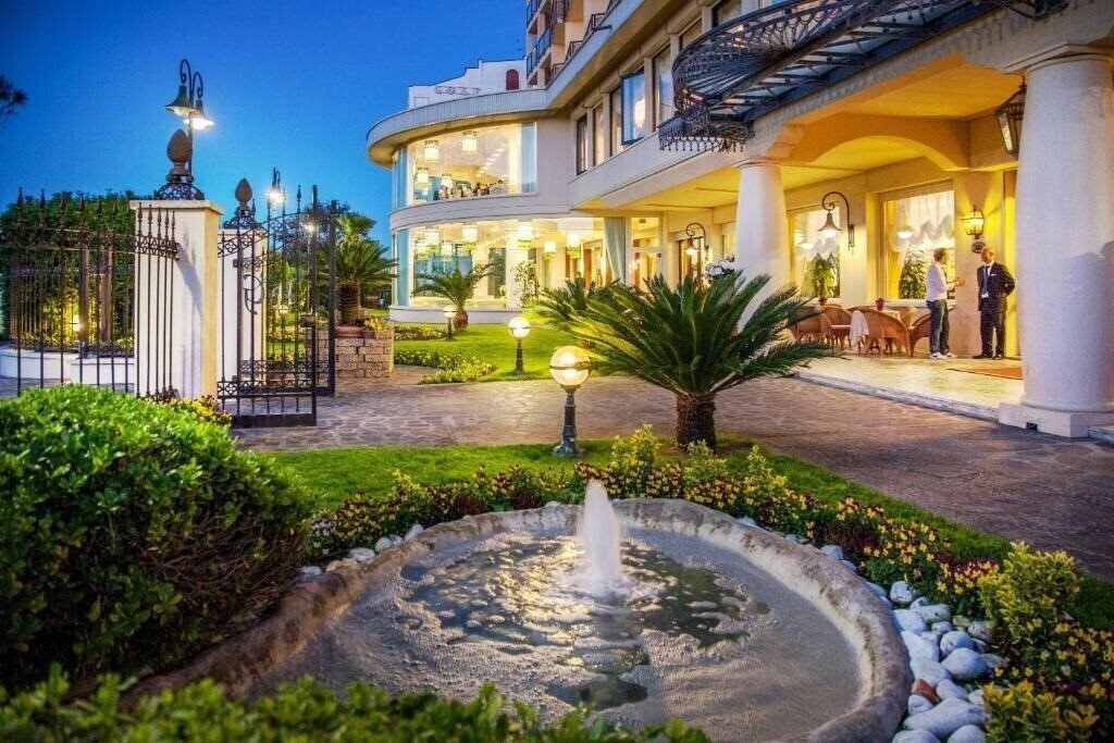 Imaginea Gallia Grand Hotel (Milano Marittima) 4*