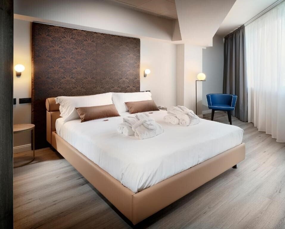 Imaginea Tuscany Inn 4*