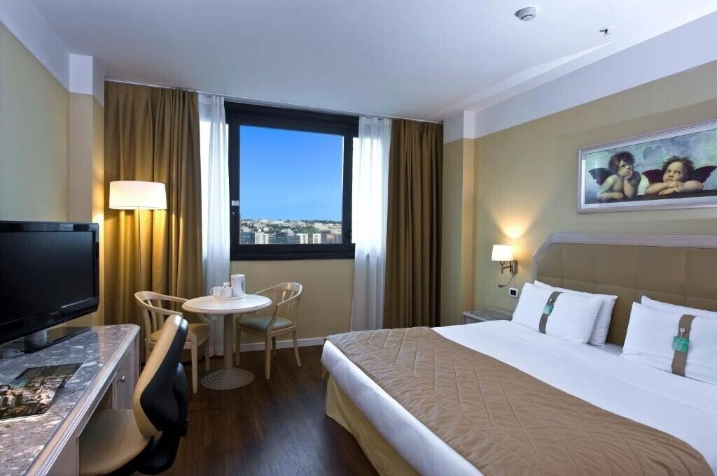 Imaginea Holiday Inn Naples 4*