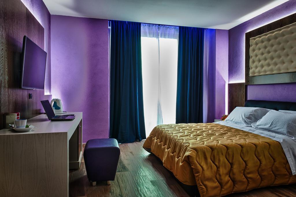 Отель Angioino & Spa 3*